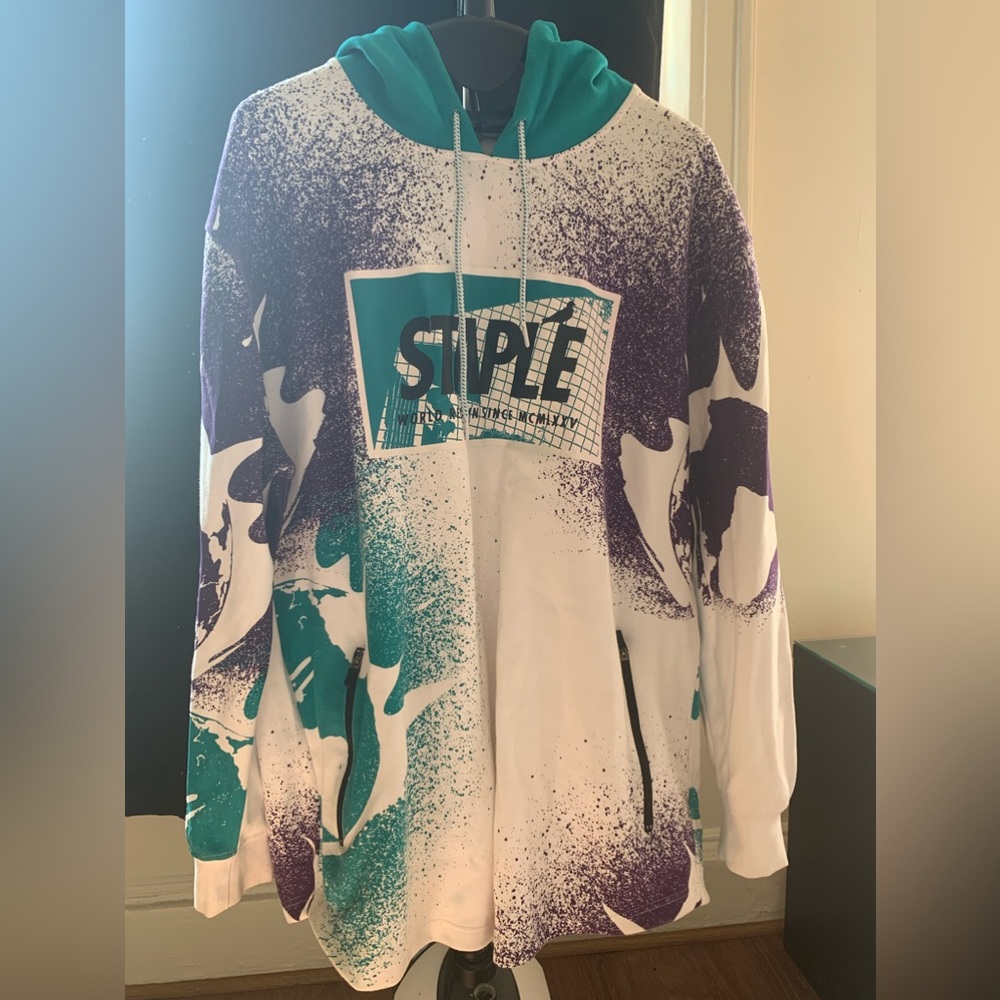 Staple Hoodie w/zipper pockets